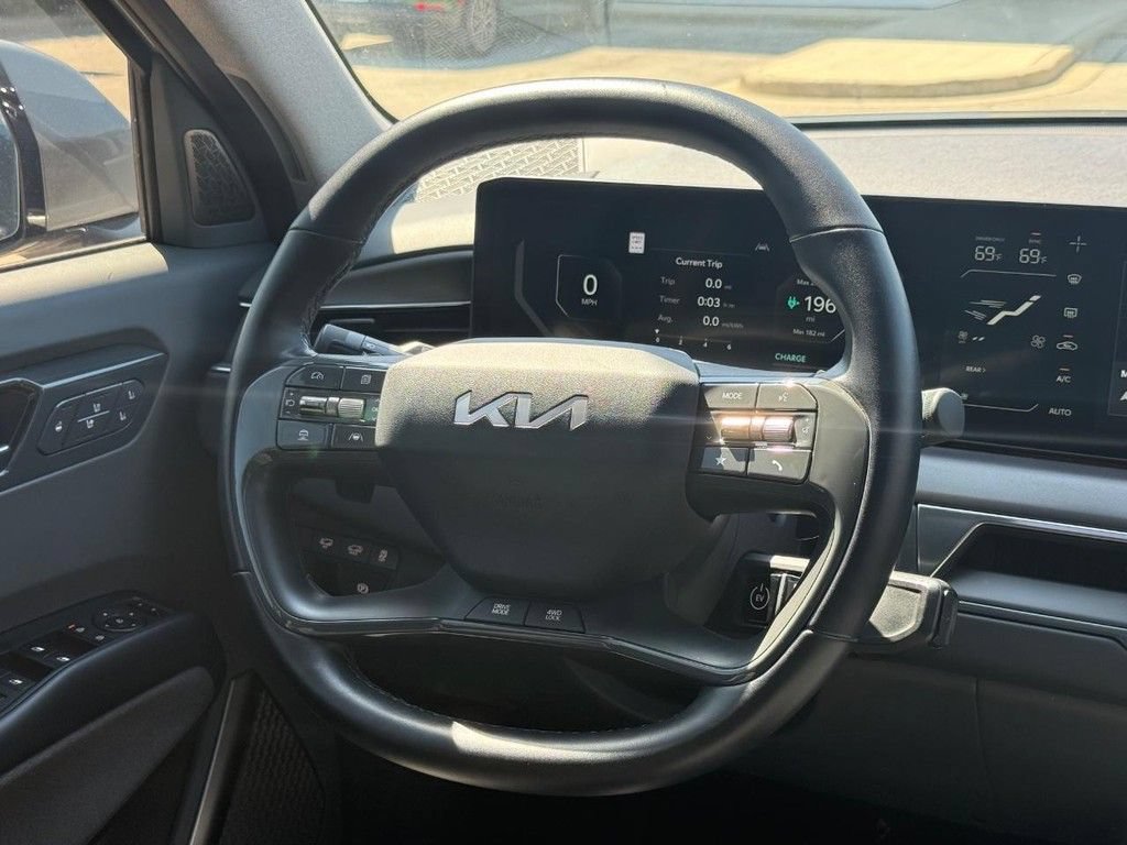 Used 2024 Kia EV9 Land AWD/4WD image 19