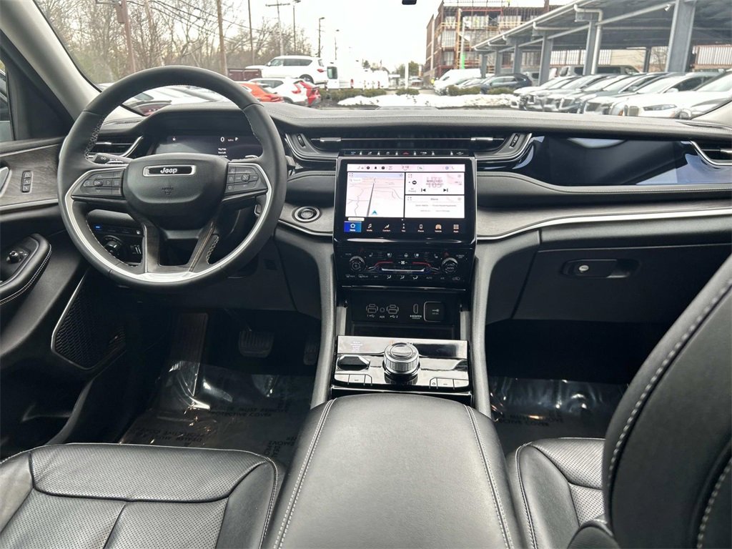 Used 2023 Jeep Grand Cherokee 4WD 4xe w/ Luxury Tech Group II image 17