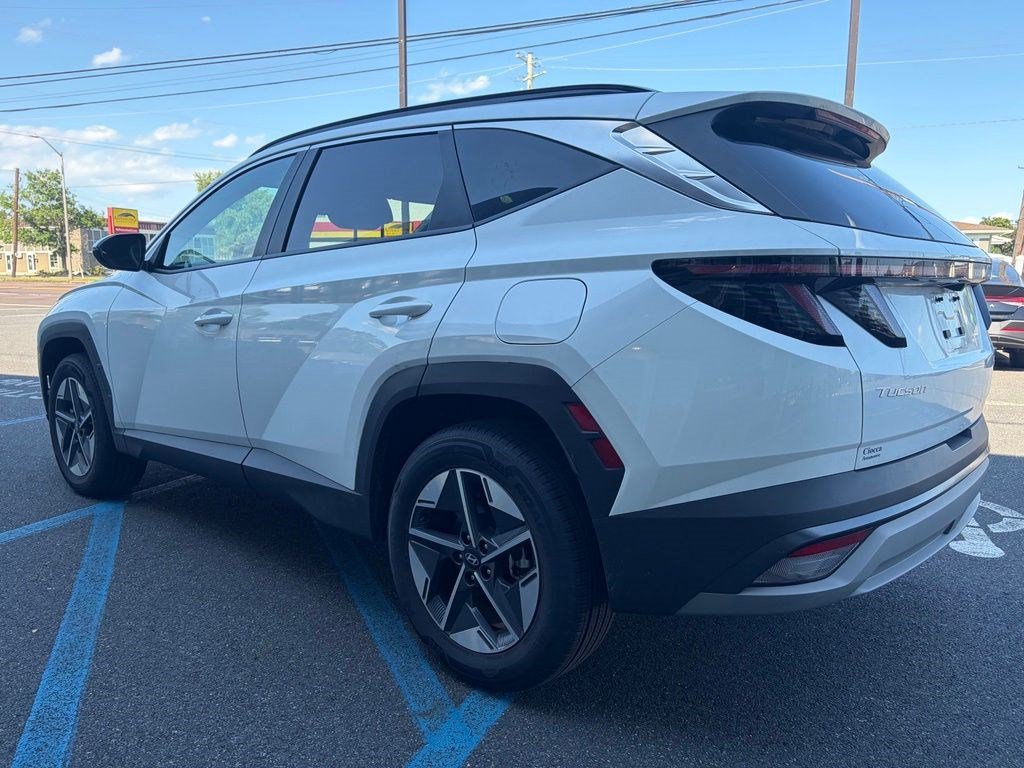 Certified 2025 Hyundai Tucson SEL AWD/4WD image 9