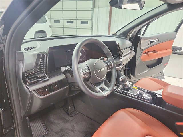 Used 2025 Kia Sportage SX image 18