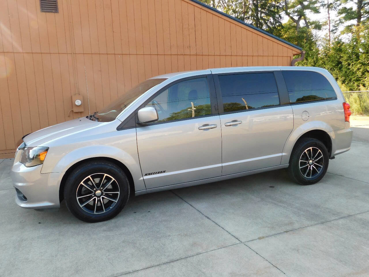 Used 2018 Dodge Grand Caravan GT image 18