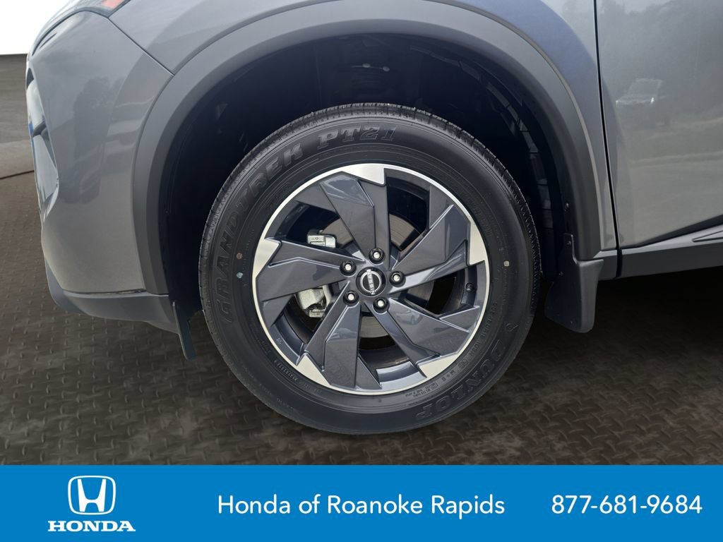 Used 2024 Nissan Rogue SV AWD/4WD image 9