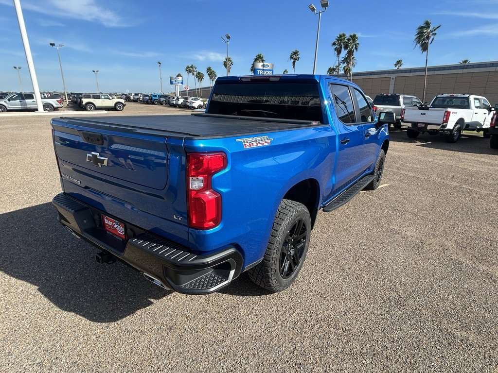 Used 2023 Chevrolet Silverado 1500 LT Trail Boss w/ LPO, Dark Essentials Package image 7