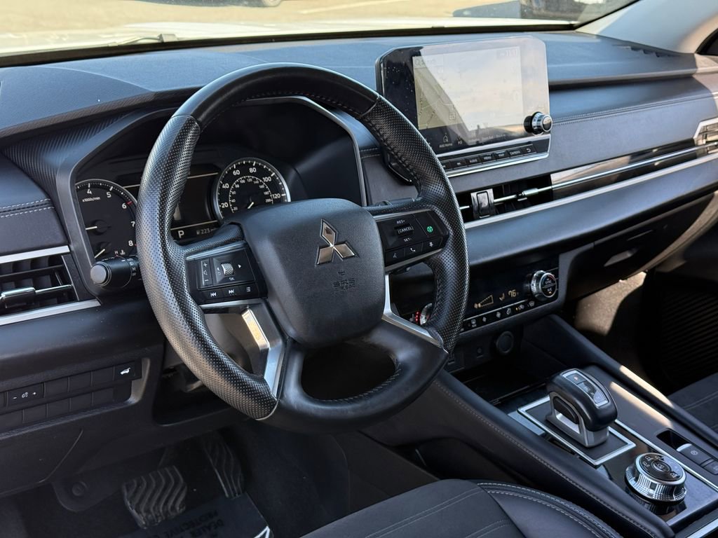 Used 2024 Mitsubishi Outlander SE image 20
