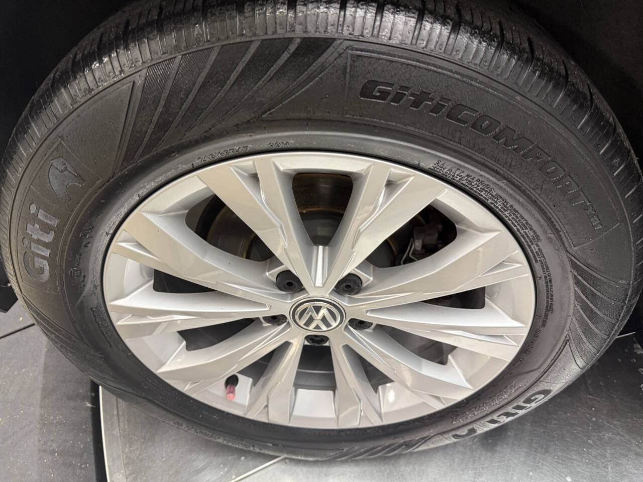 Used 2019 Volkswagen Tiguan SE w/ 3rd Row Seat Package AWD/4WD image 29