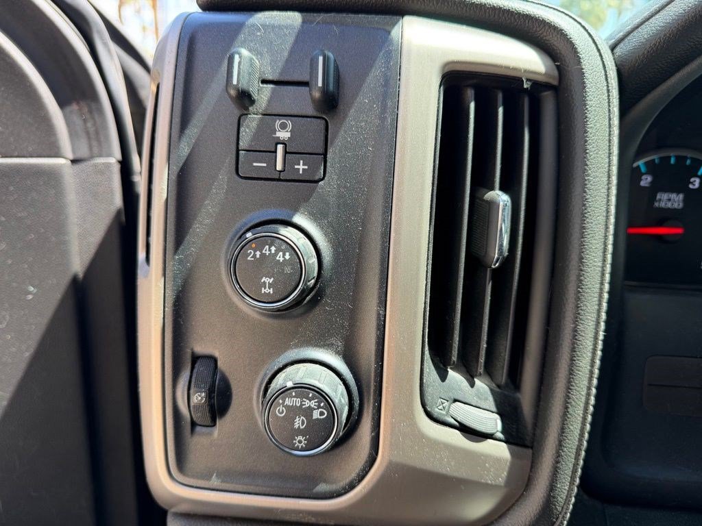 Used 2018 GMC Sierra 3500 Denali w/ Duramax Plus Package AWD/4WD image 15