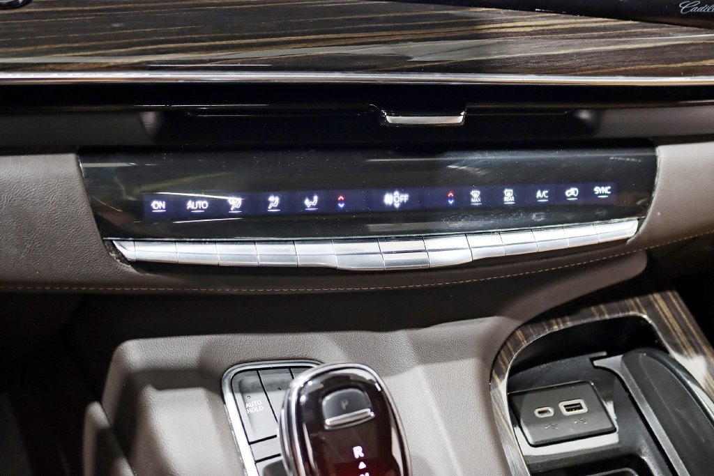 Used 2021 Cadillac Escalade Premium Luxury AWD/4WD image 21