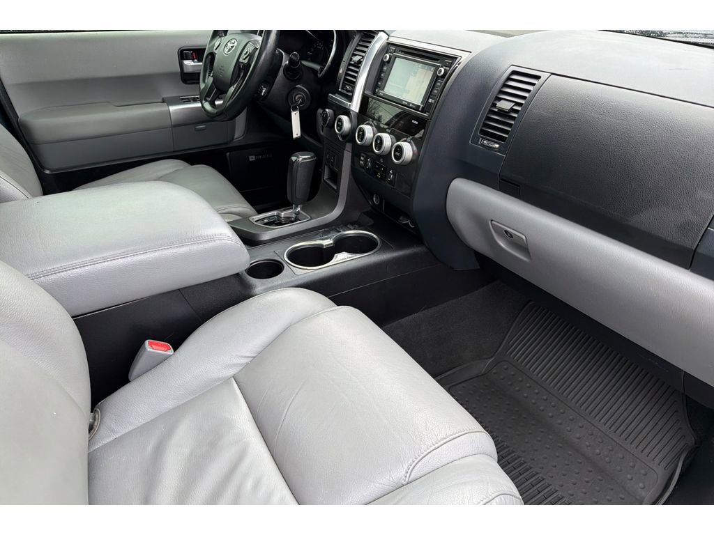 Used 2019 Toyota Sequoia Limited w/ Safety & Convenience Package image 18