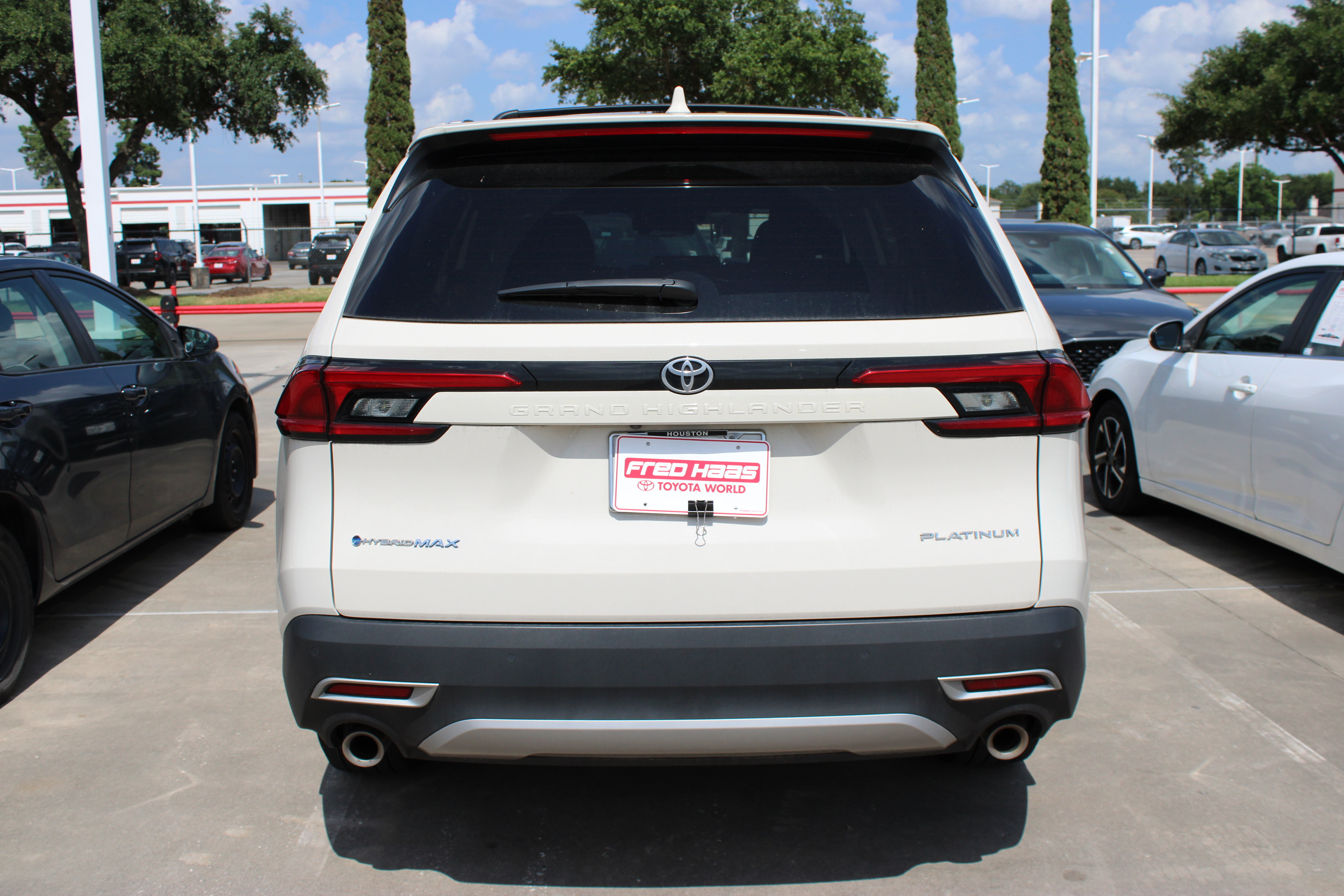 Used 2024 Toyota Grand Highlander AWD Hybrid image 8