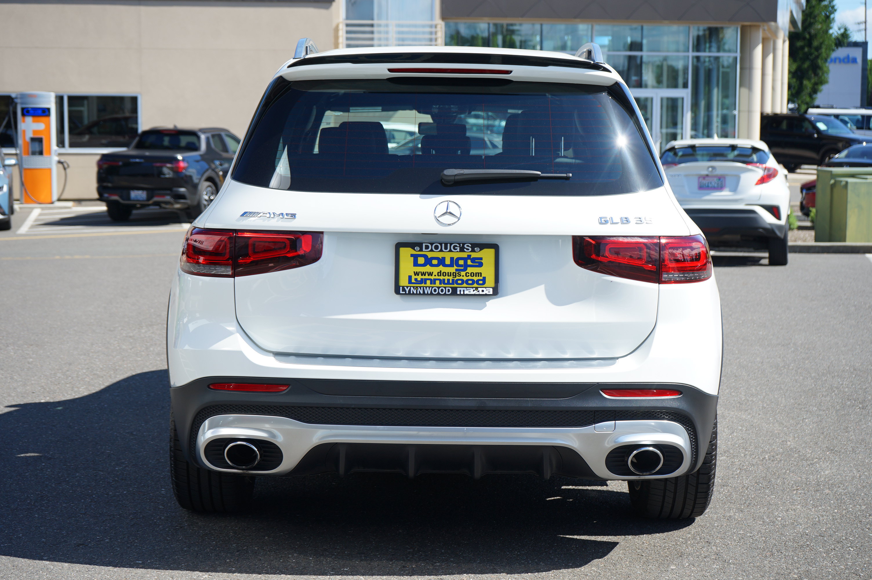 Used 2023 Mercedes-Benz GLB 35 AMG 4MATIC w/ Premium Package image 5