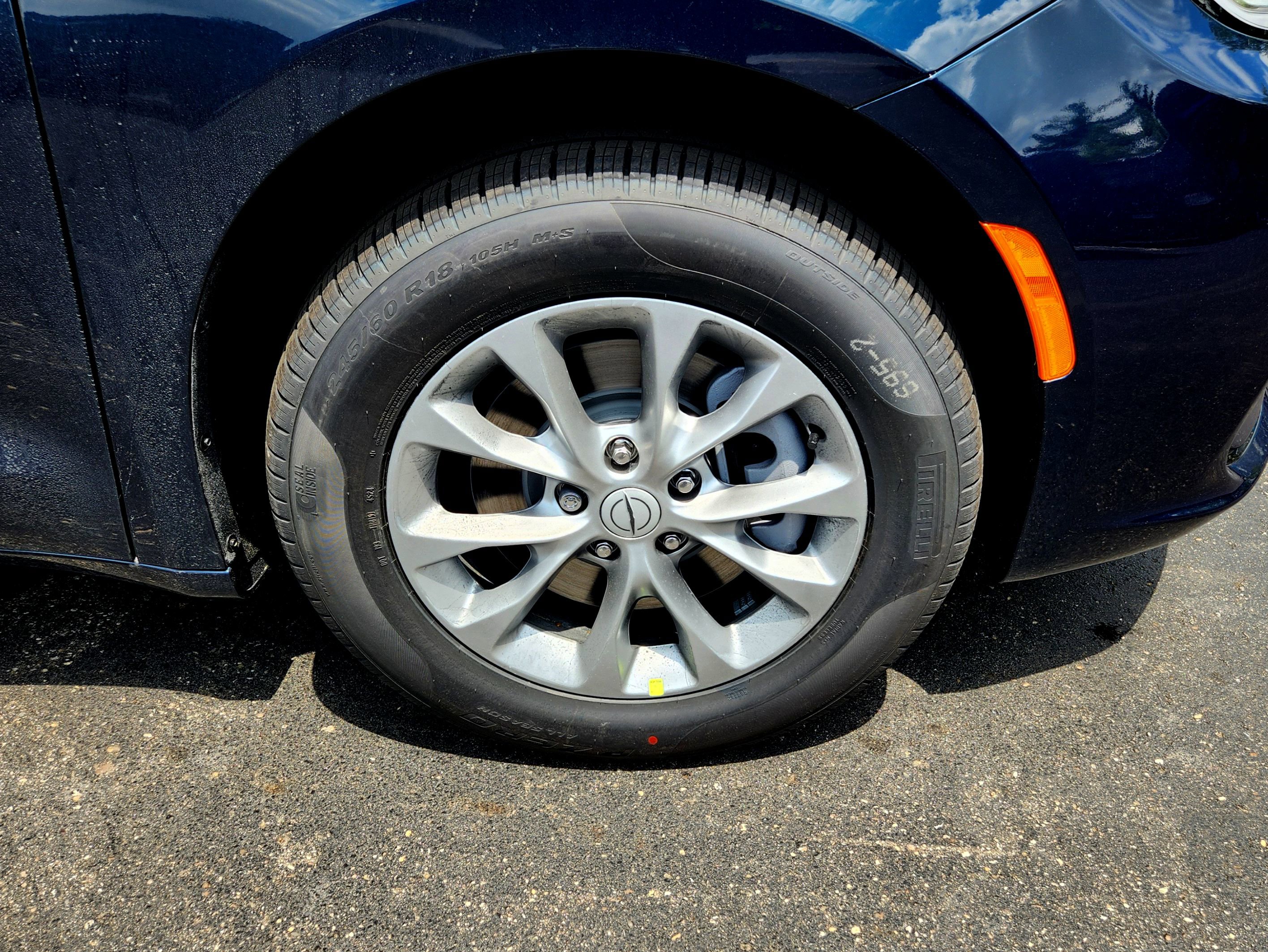 New 2025 Chrysler Pacifica Select w/ Uconnect Theater Family Group image 11