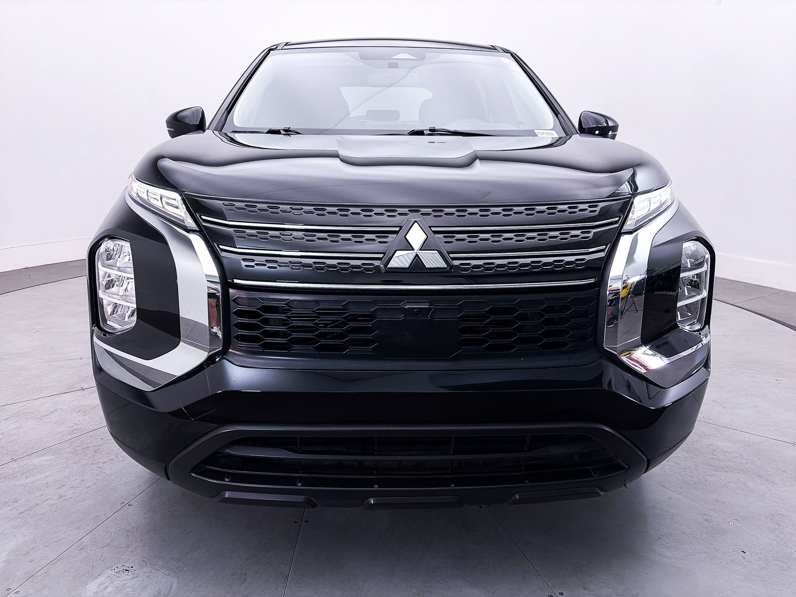 Used 2023 Mitsubishi Outlander ES FWD image 10