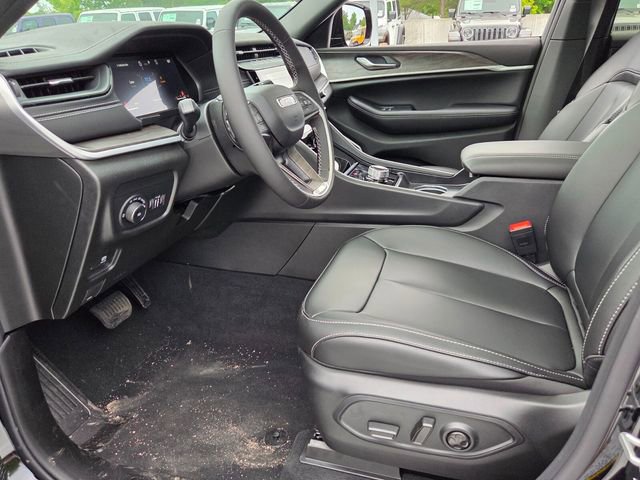 New 2026 Jeep Grand Cherokee Limited RWD image 14