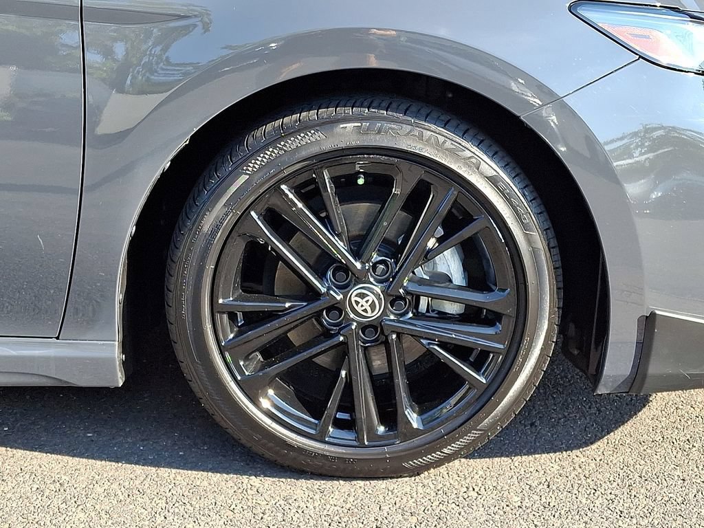Used 2025 Toyota Camry SE w/ Convenience Package FWD image 6