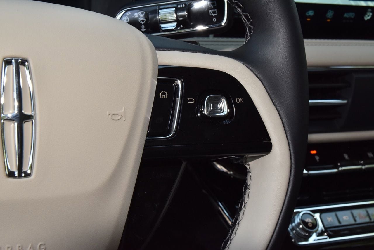 New 2026 Lincoln Corsair Premiere FWD image 25