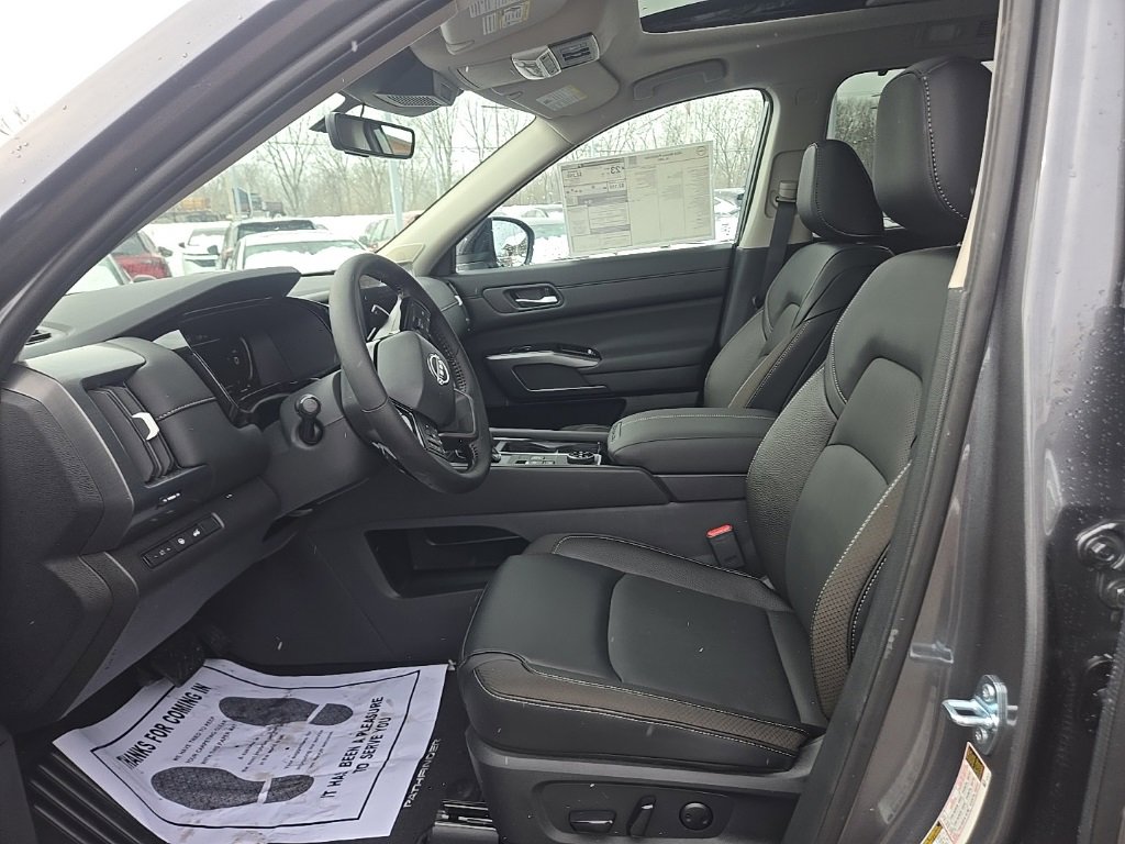 New 2026 Nissan Pathfinder SL w/ SL Premium Package image 10