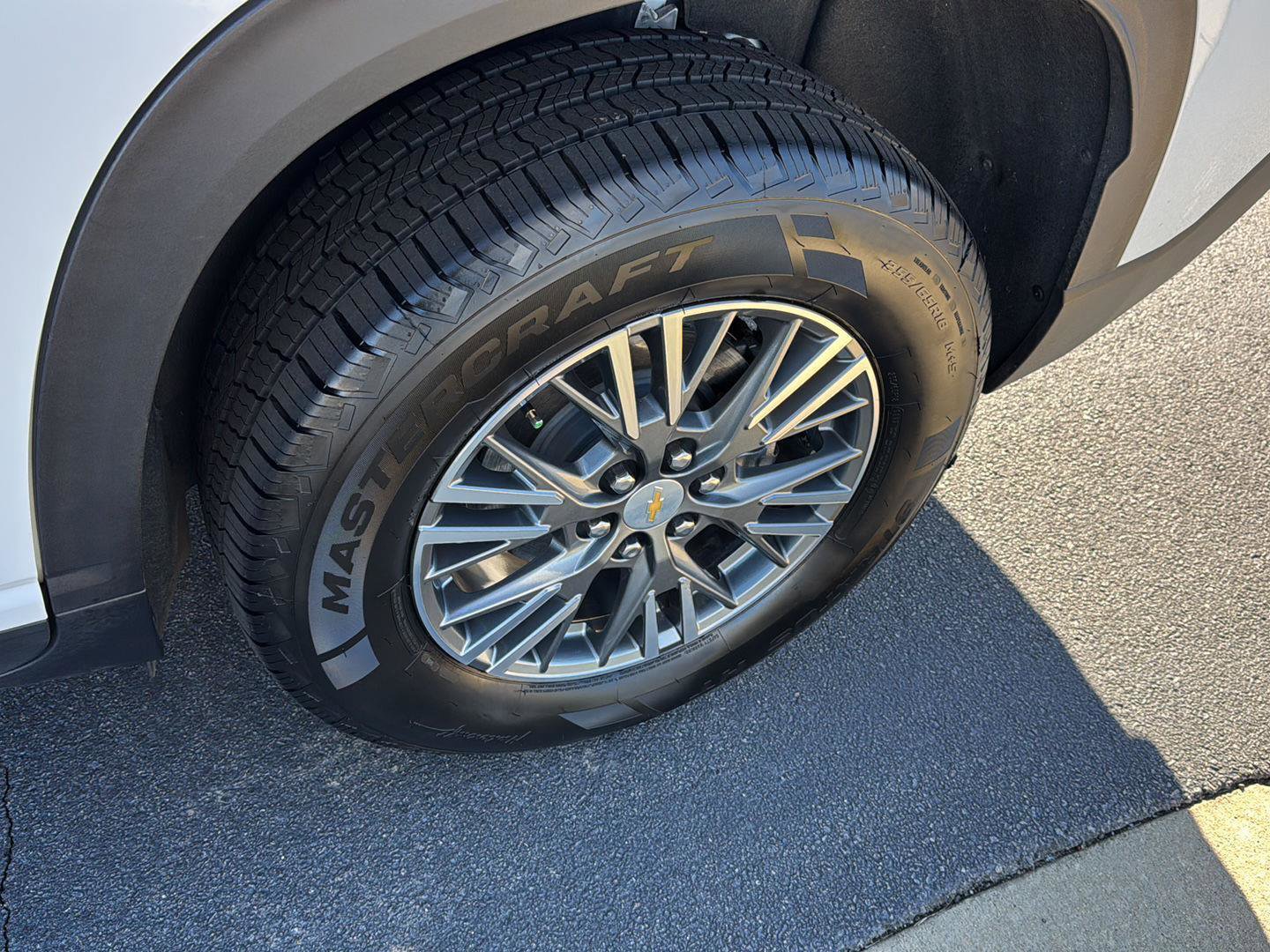 Used 2025 Chevrolet Traverse LT image 31