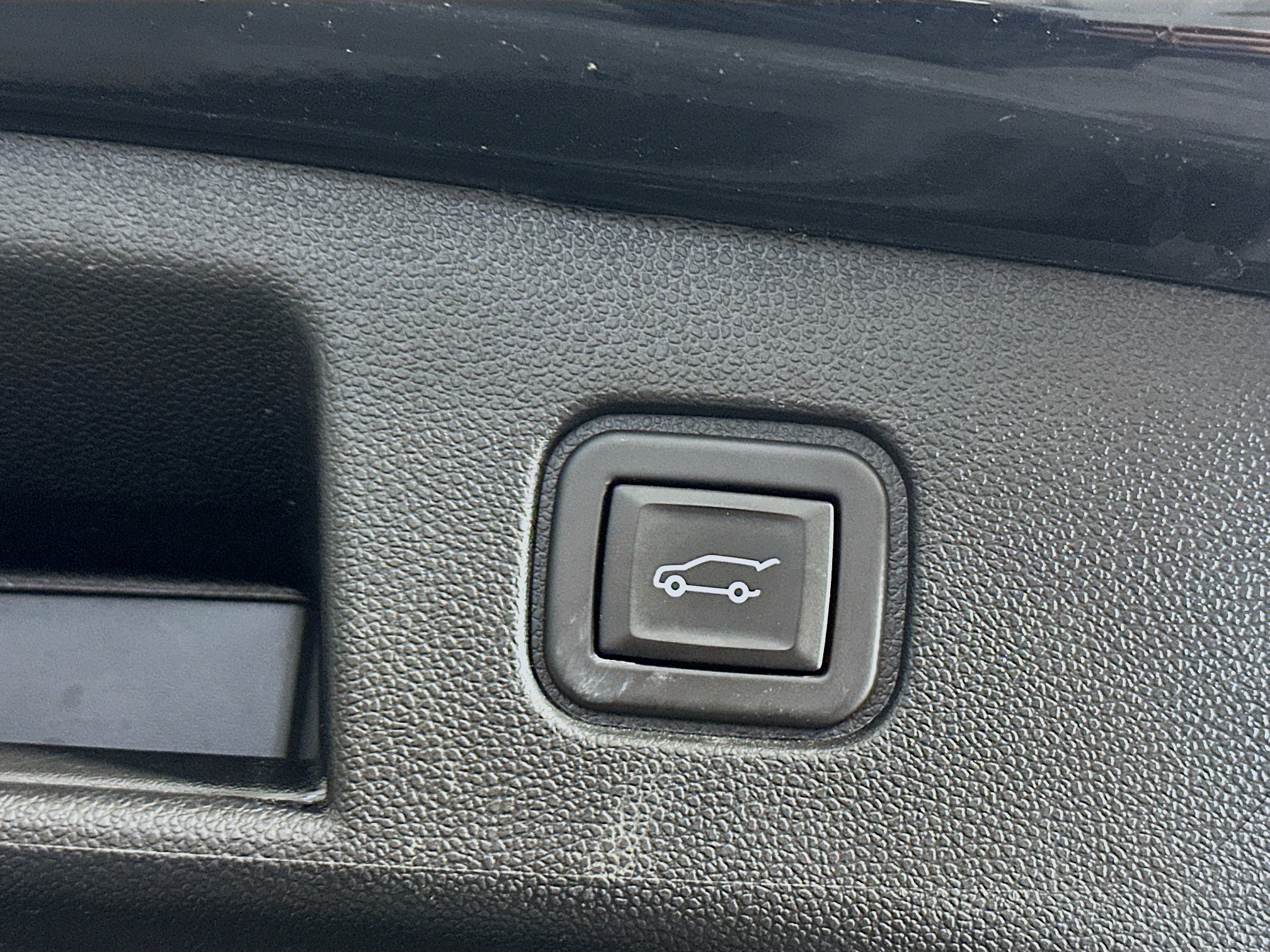 Used 2024 Chevrolet Blazer EV LT AWD/4WD image 32