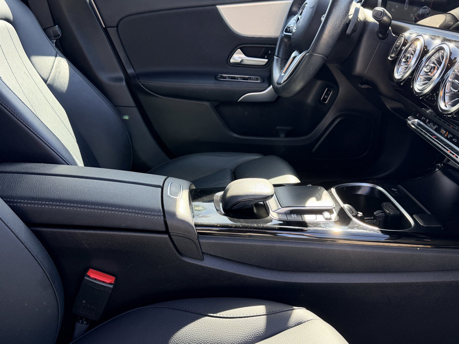 Used 2022 Mercedes-Benz A 220 image 8