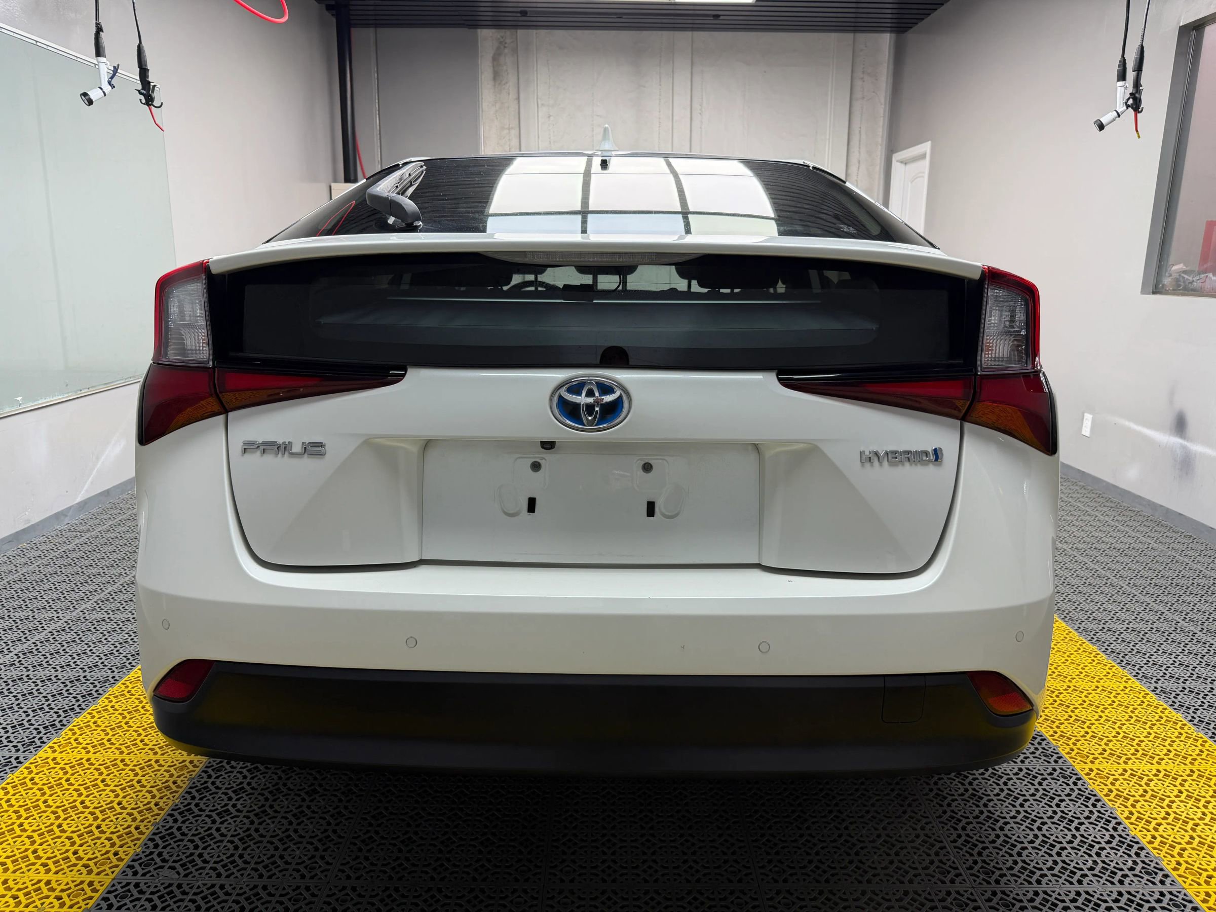 Used 2019 Toyota Prius LE image 6