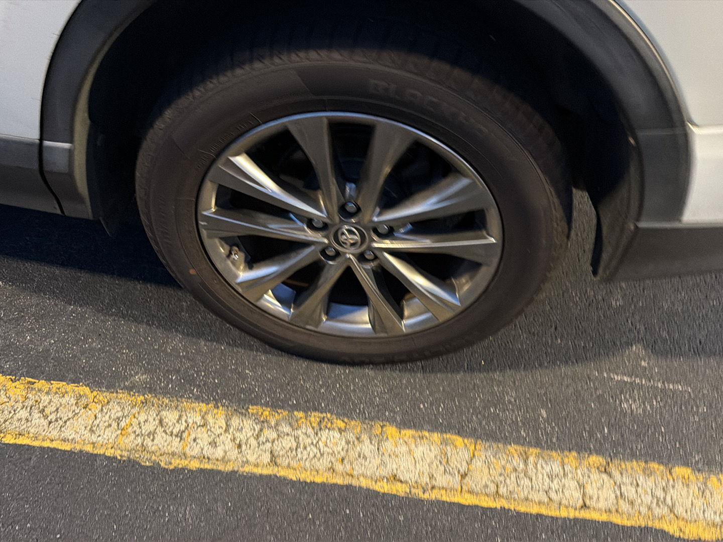 Used 2018 Toyota RAV4 Limited FWD image 10