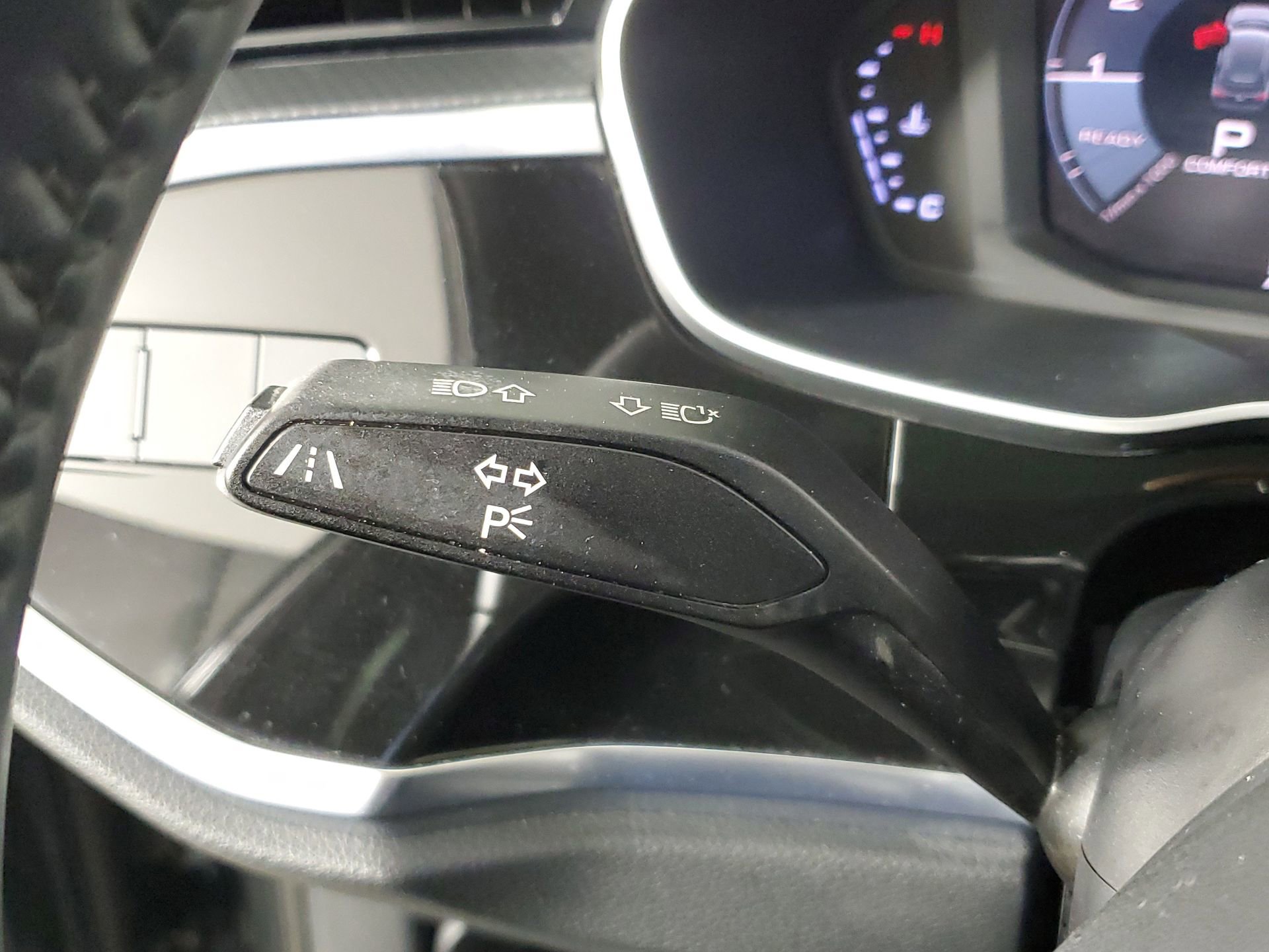 Used 2020 Audi Q3 2.0T Premium w/ Convenience Package image 37