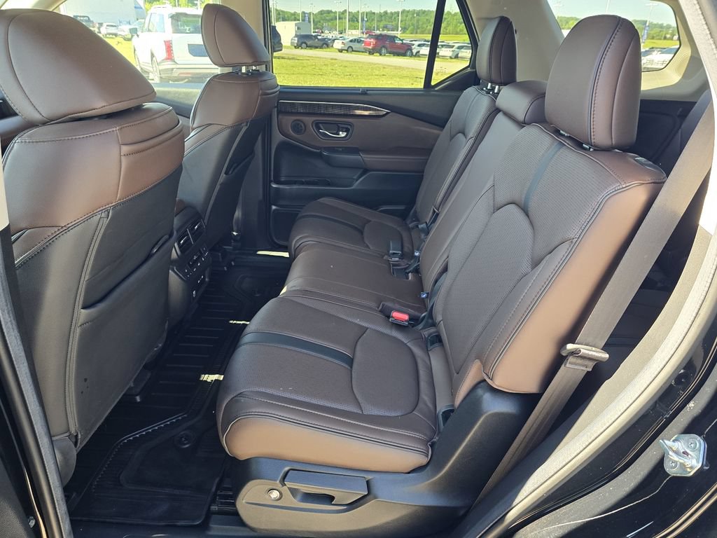 Used 2024 Honda Pilot Elite image 12