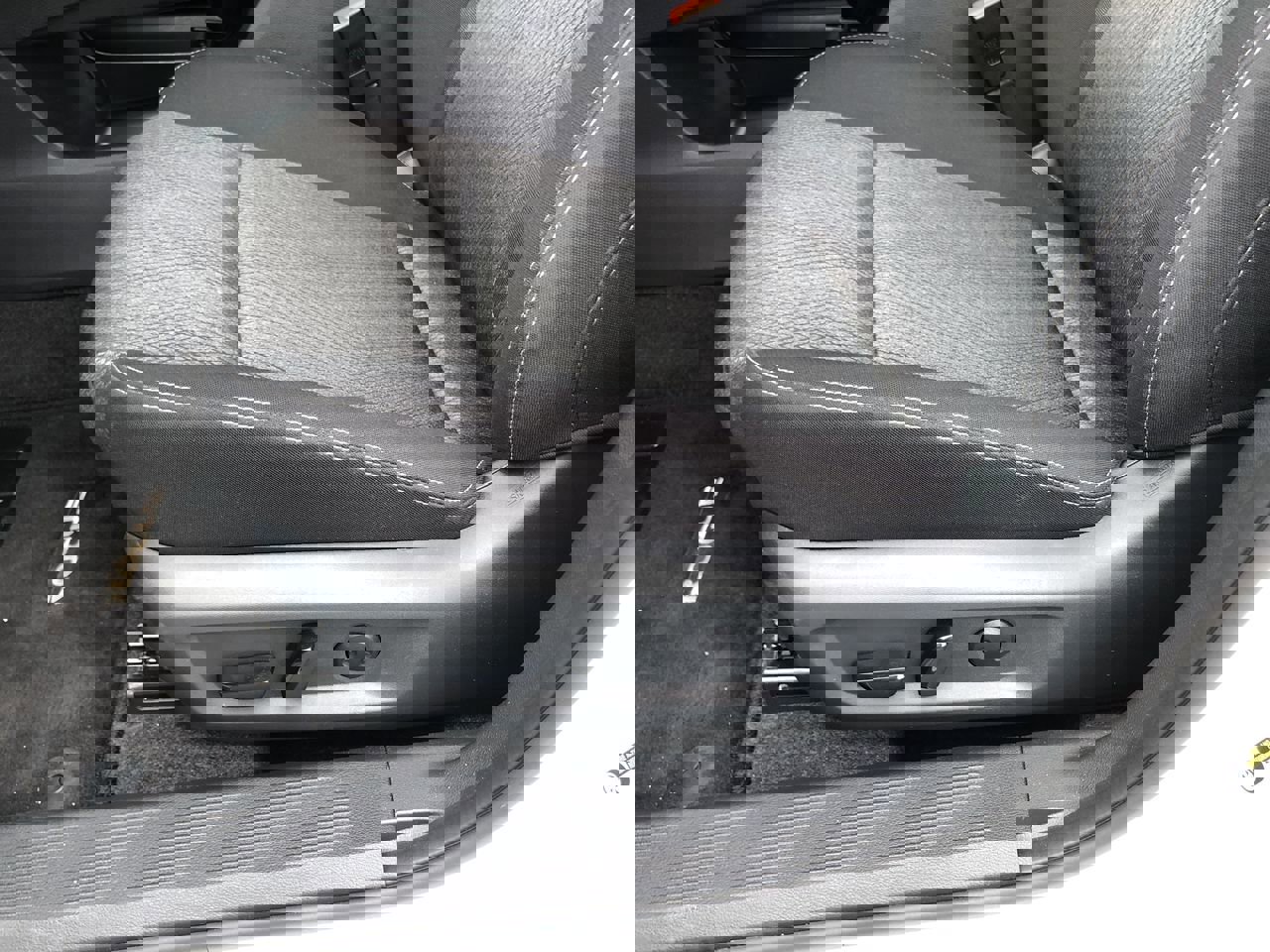 Used 2026 Nissan Rogue SV image 15