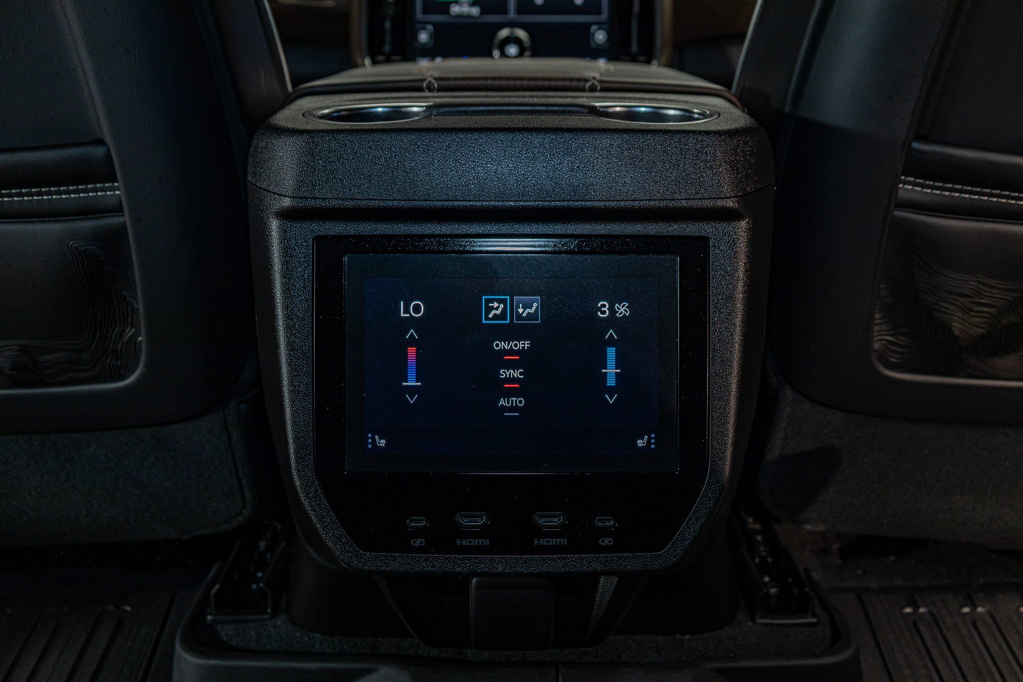 Used 2026 GMC Yukon Denali Ultimate AWD/4WD image 24