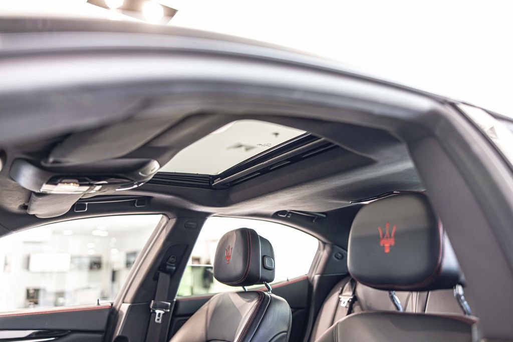 Used 2021 Maserati Ghibli RWD image 19