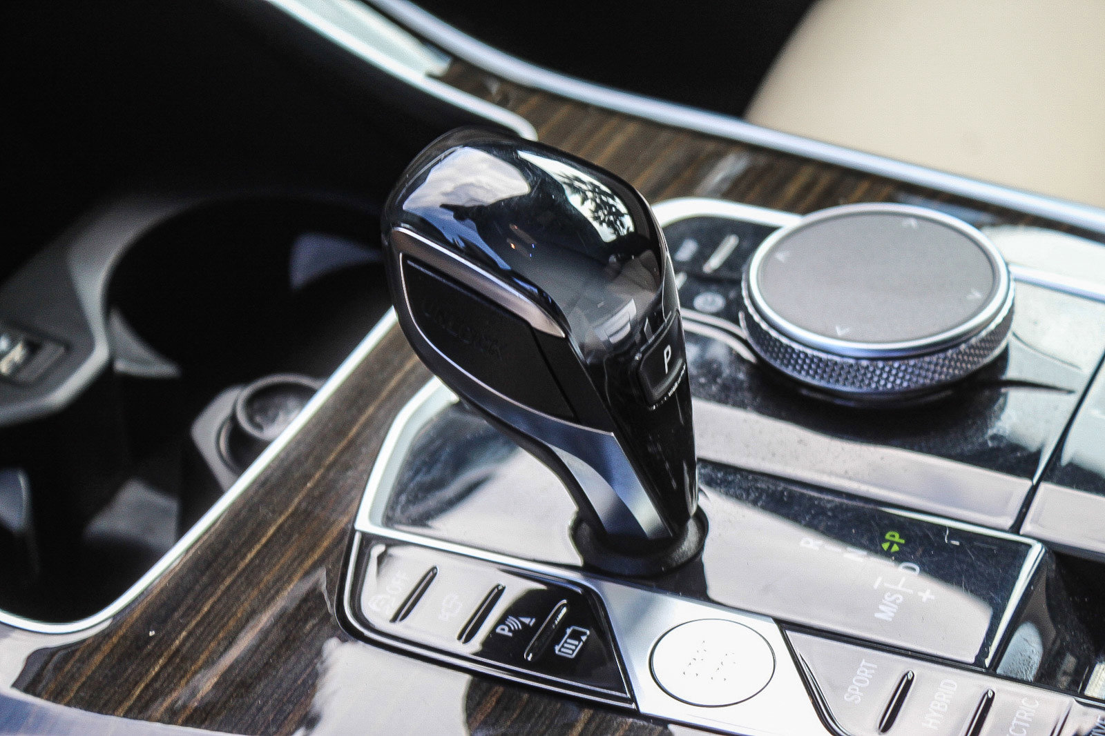 Used 2021 BMW X5 xDrive45e w/ Parking Assistance Package image 19