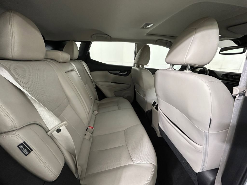 Used 2021 Nissan Rogue Sport SL w/ Premium Package FWD image 17