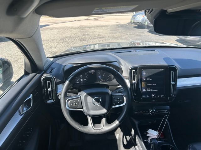 Used 2019 Volvo XC40 T5 Momentum AWD/4WD image 16