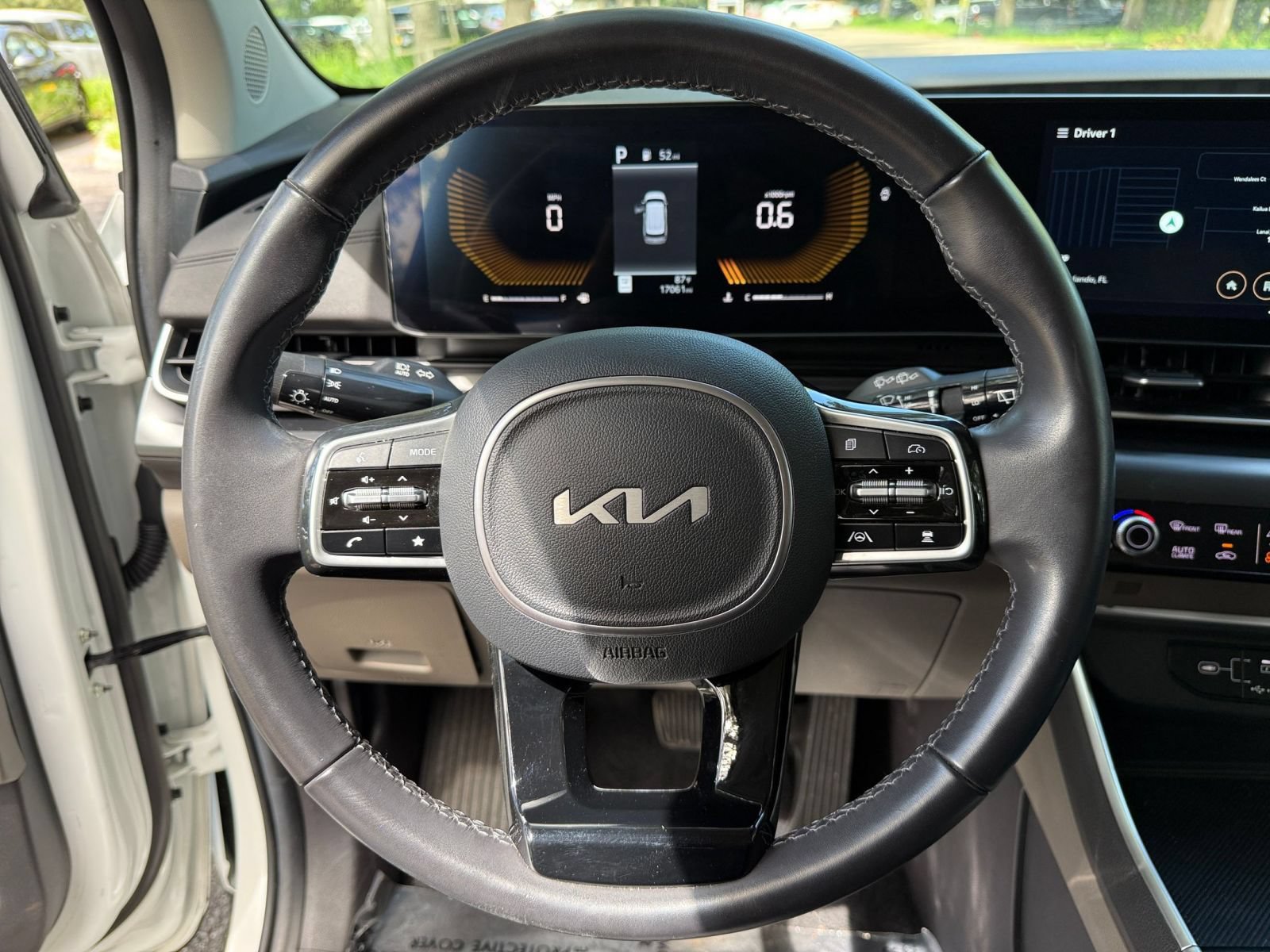Used 2026 Kia Carnival FWD image 28