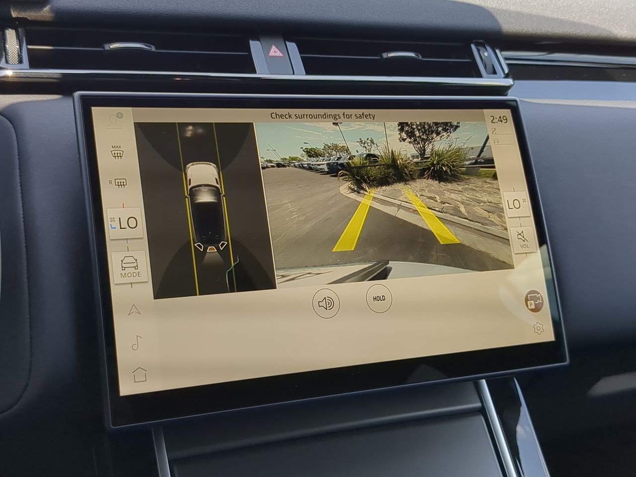 New 2025 Land Rover Range Rover Velar Dynamic SE image 17