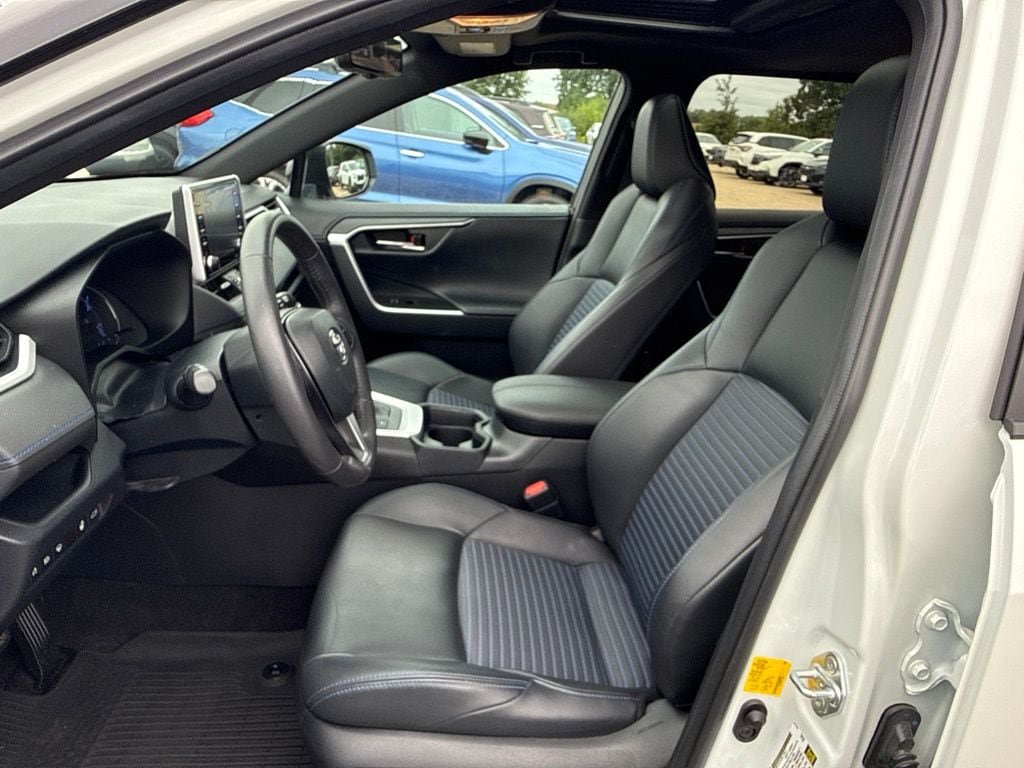 Used 2020 Toyota RAV4 XSE w/ XSE Grade Weather Package AWD/4WD image 26