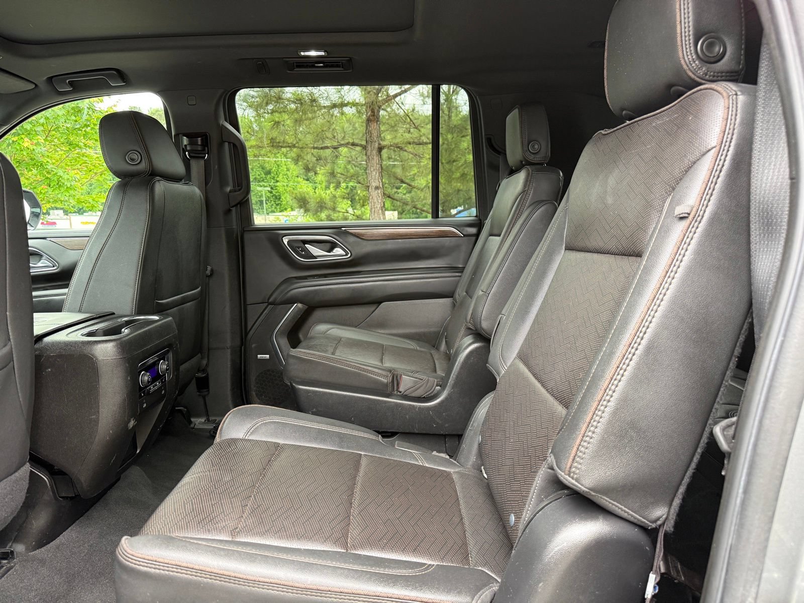 Used 2022 Chevrolet Suburban High Country AWD/4WD image 37