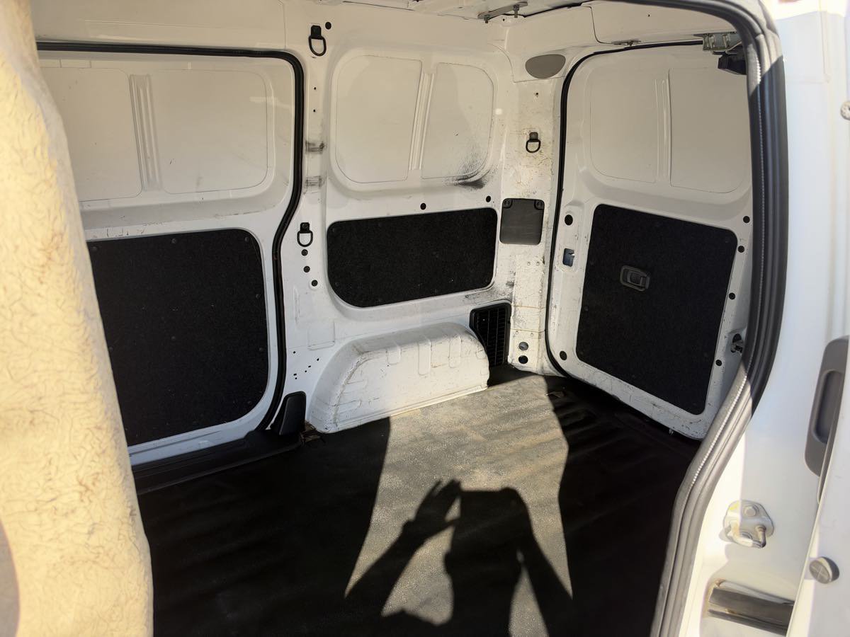 Used 2020 Nissan NV200 S FWD image 12