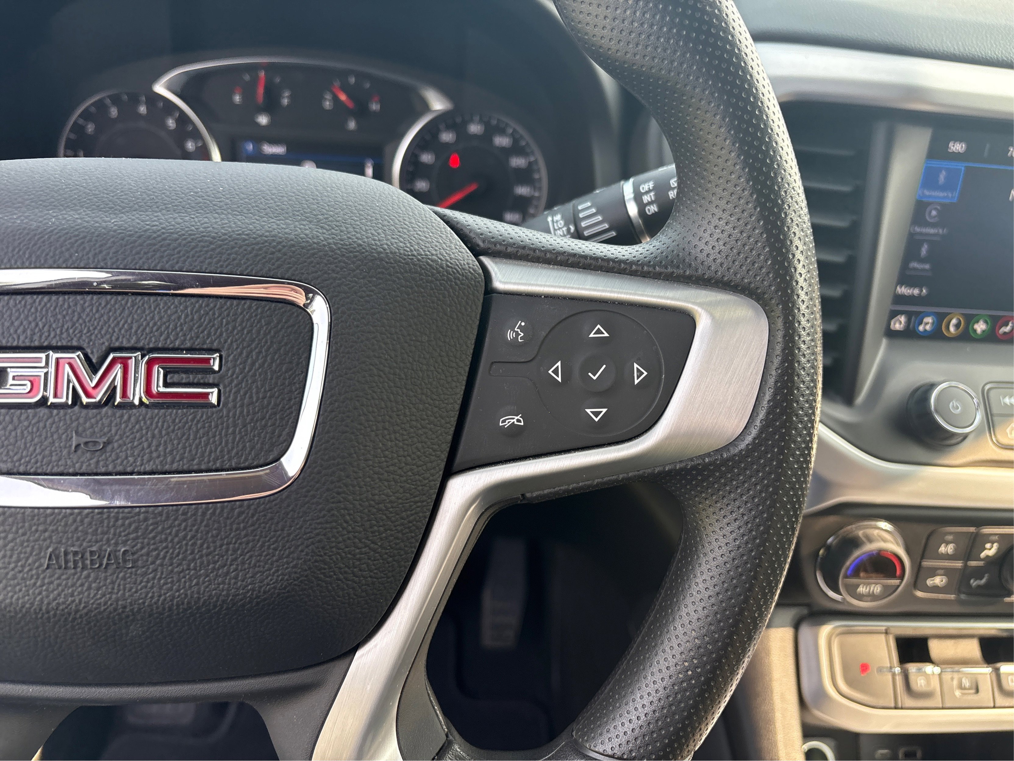 Used 2023 GMC Acadia SLE w/ Driver Convenience Package image 23