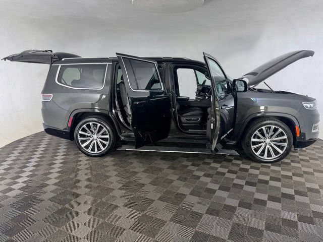 Used 2023 Jeep Grand Wagoneer Series II AWD/4WD image 15