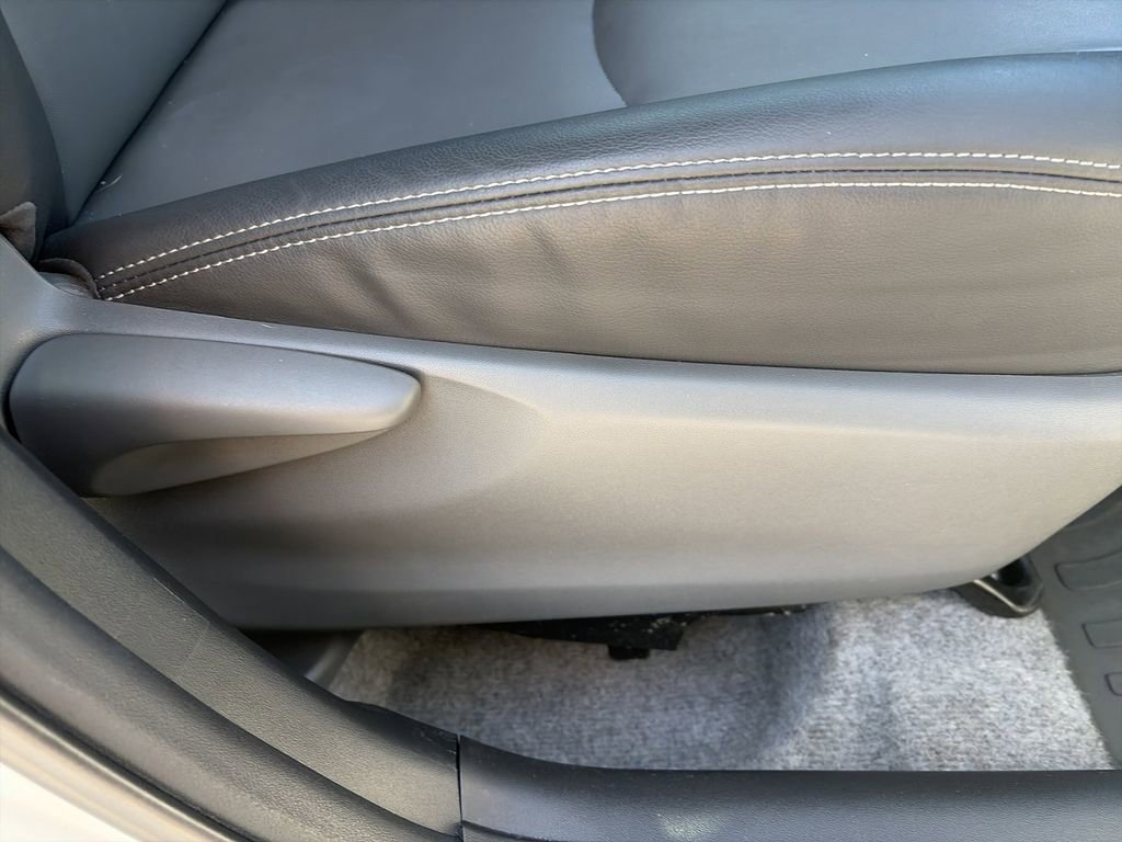 Used 2015 Toyota Prius Four FWD image 33