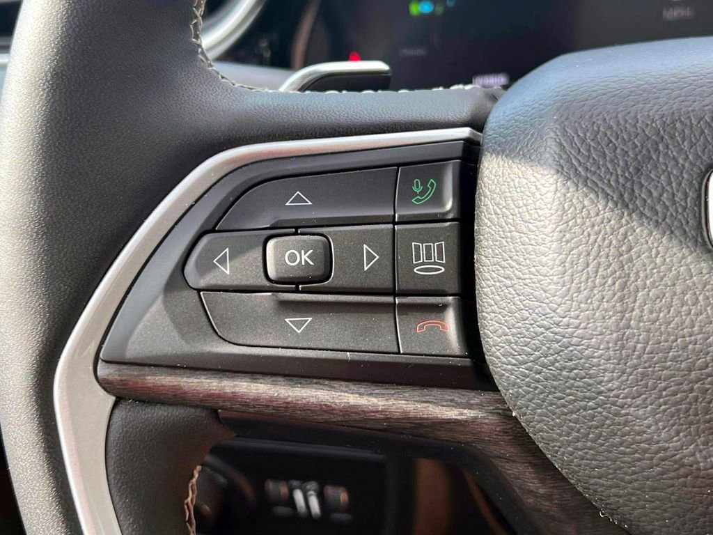 Used 2022 Jeep Grand Cherokee Limited 4xe image 21