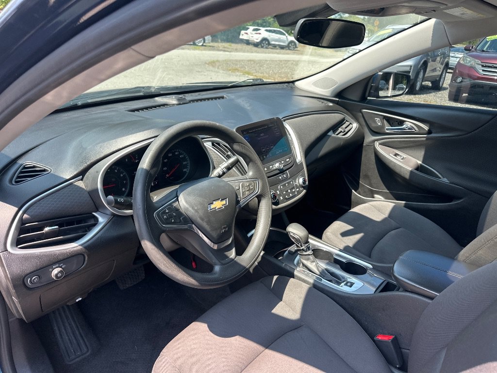 Used 2022 Chevrolet Malibu LT FWD image 12
