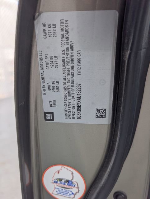 Used 2010 Cadillac DTS Luxury image 35