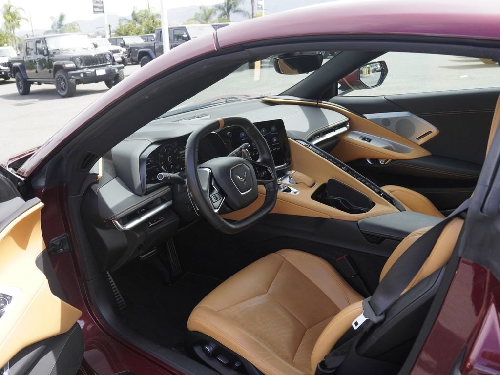 Used 2020 Chevrolet Corvette Stingray Preferred Cpe w/ 2LT Preferred Equipment Group RWD image 28