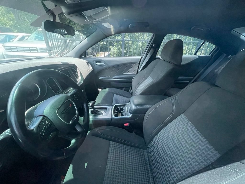 Used 2023 Dodge Charger SXT RWD image 5