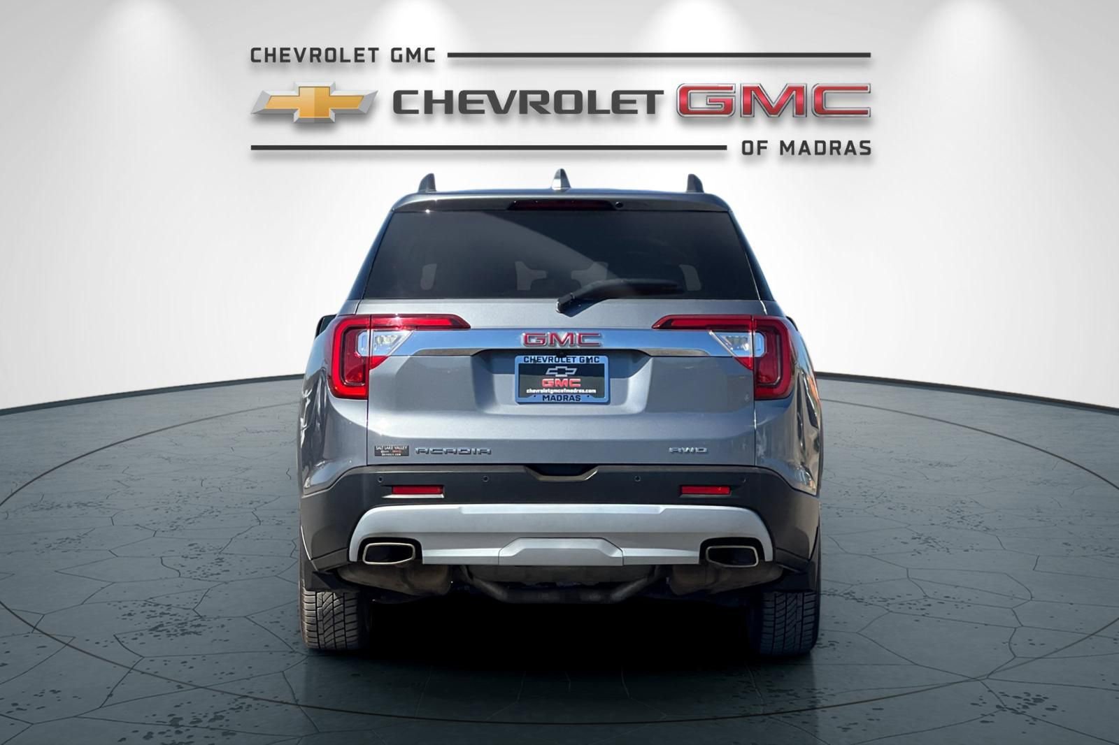 Used 2021 GMC Acadia SLT w/ Technology Package AWD/4WD image 4