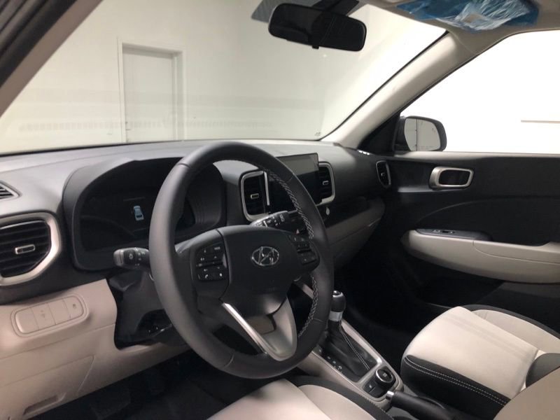 New 2026 Hyundai Venue SEL FWD image 18