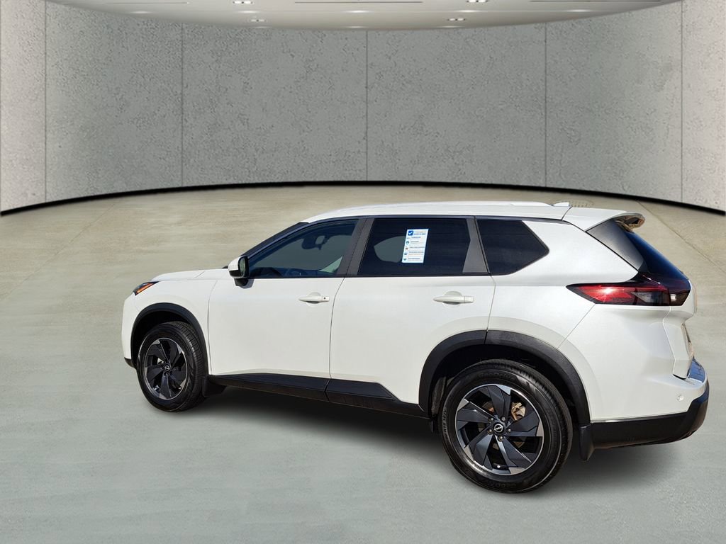 Used 2024 Nissan Rogue SV w/ SV Premium Package image 7