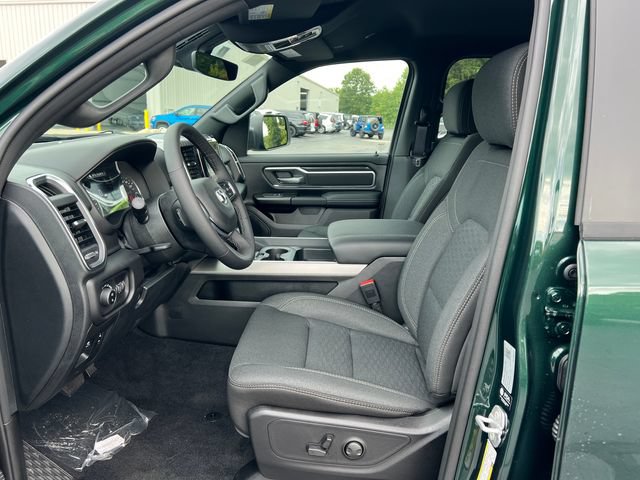 New 2027 RAM 1500 4x4 Crew Cab image 4